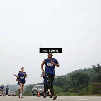 Runner Photo 7403954