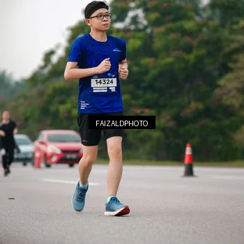 Runner Photo 7403981