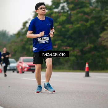 Runner Photo 7403995