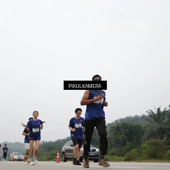 Runner Photo 7403996