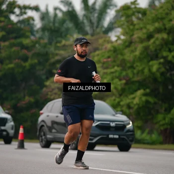 Runner Photo 7404111