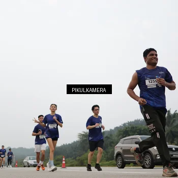 Runner Photo 7404115