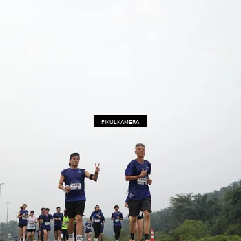 Runner Photo 7404640