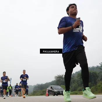 Runner Photo 7404683