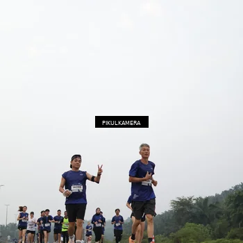 Runner Photo 7404684