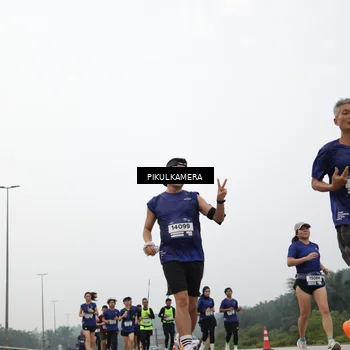 Runner Photo 7404796