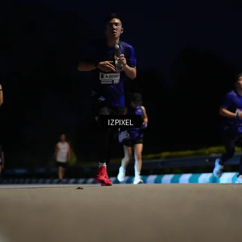 Runner Photo 7404947