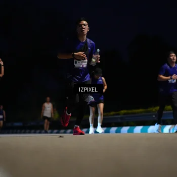 Runner Photo 7404955