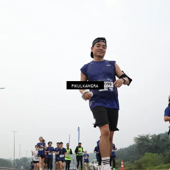 Runner Photo 7404988