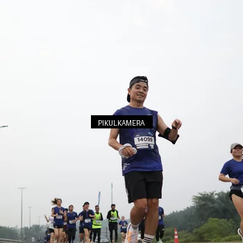 Runner Photo 7405003