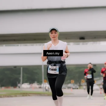 Runner Photo 7405302