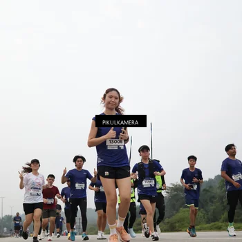 Runner Photo 7405340
