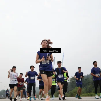 Runner Photo 7405365