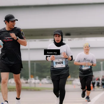 Runner Photo 7405366