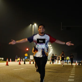 Runner Photo 7405391