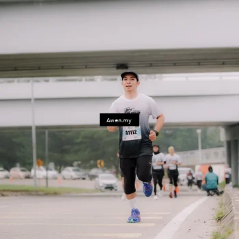 Runner Photo 7405425