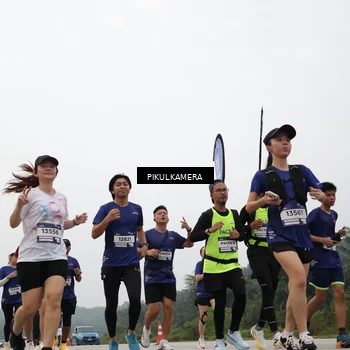 Runner Photo 7405532