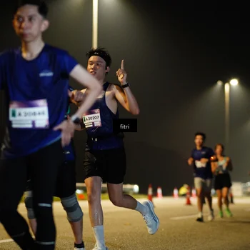Runner Photo 7405598