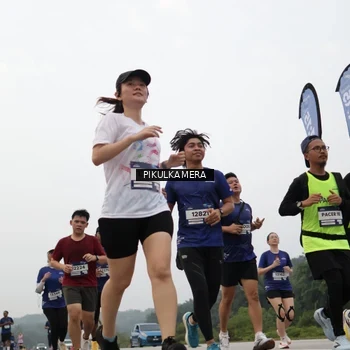 Runner Photo 7405643