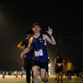 Runner Photo 7405646