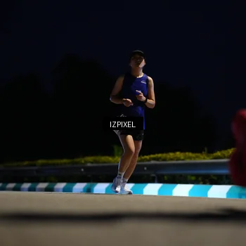 Runner Photo 7405701