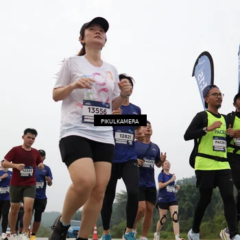 Runner Photo 7405743
