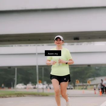Runner Photo 7405938