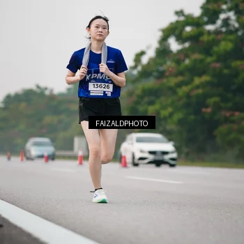 Runner Photo 7406027