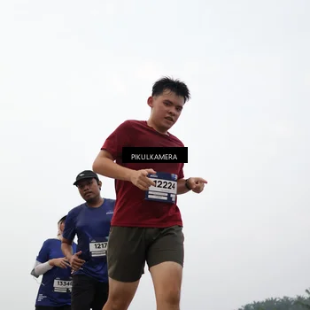 Runner Photo 7406028