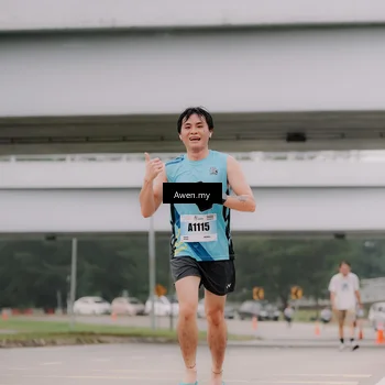 Runner Photo 7406040