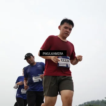 Runner Photo 7406041