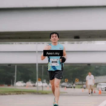 Runner Photo 7406060
