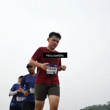 Runner Photo 7406111
