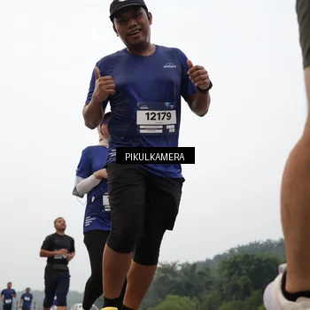 Runner Photo 7406134