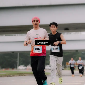 Runner Photo 7406136