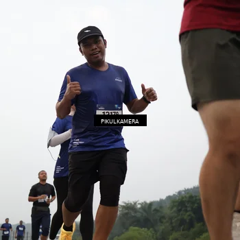 Runner Photo 7406192