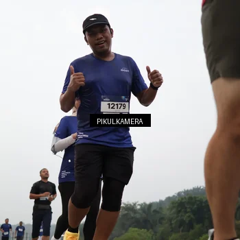 Runner Photo 7406207