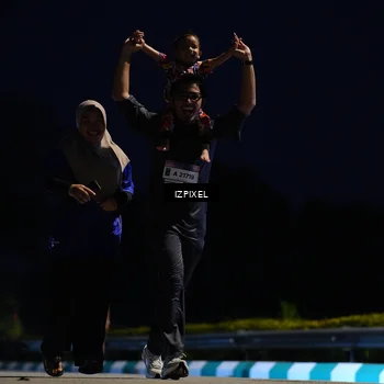 Runner Photo 7406488