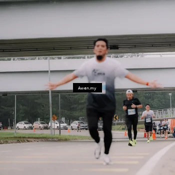 Runner Photo 7406645