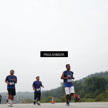 Runner Photo 7406658