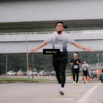 Runner Photo 7406668