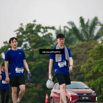 Runner Photo 7406699