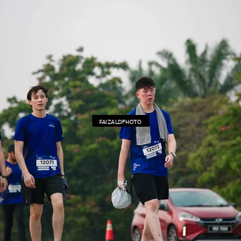 Runner Photo 7406700