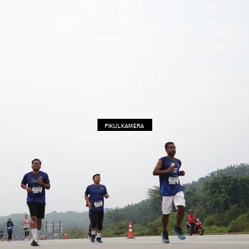 Runner Photo 7406838