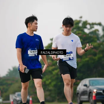 Runner Photo 7406851