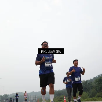 Runner Photo 7406929