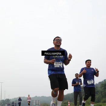 Runner Photo 7406954