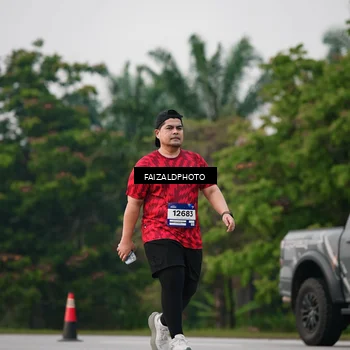 Runner Photo 7406988