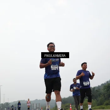 Runner Photo 7407022