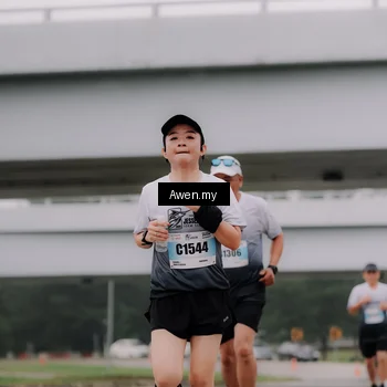 Runner Photo 7407063